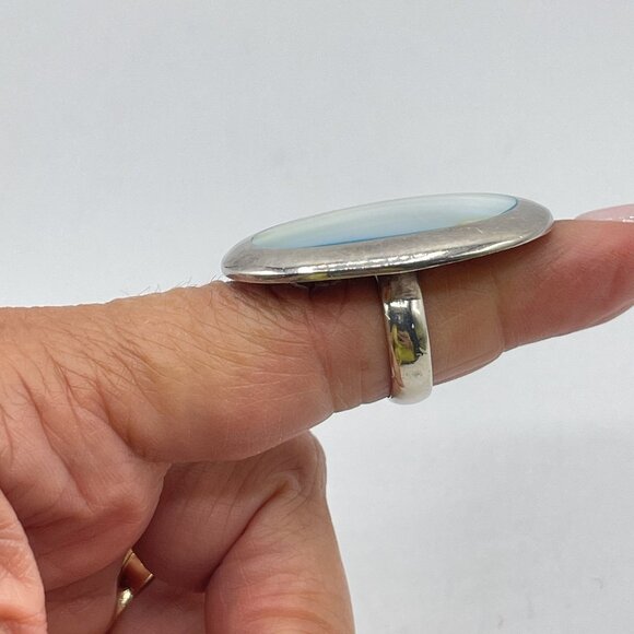 925 Sterling Silver Mother Of Pearl Oval Statement Ring 6 - Picture 2 of 8